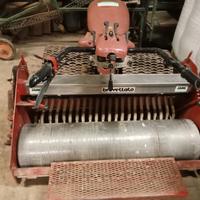 Macchina agricola semovente per seminare