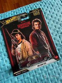 Hot Wheels Premium Stranger Things 1983 BMW 733i