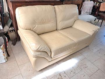 divano in vera pelle