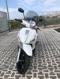 Beverly 350