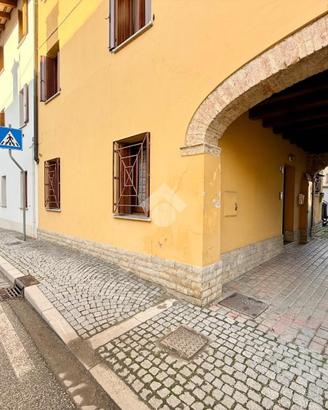 2 LOCALI A LESTIZZA