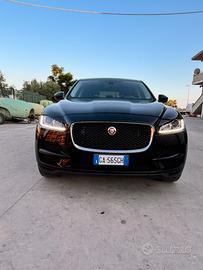Jaguar F Pace