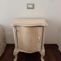 Comodino fine ottocento dipinto