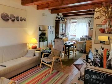 GRAZIOSA SOLUZIONE SINGOLA in ZONA STRATEGICA