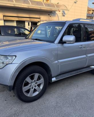 Mitsubishi Pajero 3.2 DI-D 16V aut. 5p. Instyle DP