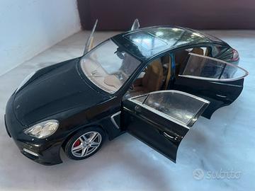 Norev Porsche  Panamera Turbo 1:18