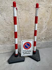 Paletti in plastica con base di cemento