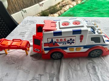 Ambulanza giocattolo SIMBA 33 cm con luci e suoni