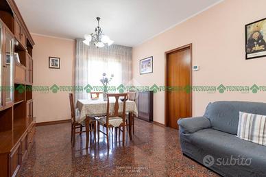 4 LOCALI A CASTELFRANCO EMILIA