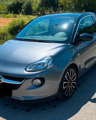 auto opel adam