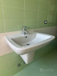 Lavandino Ideal Standard  piu’ miscelatore Grohe