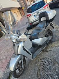 Aprilia scarabeo 200