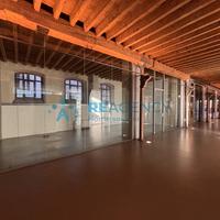 UFFICIO ESCLUSIVO IN GALLERIA A SCHIO