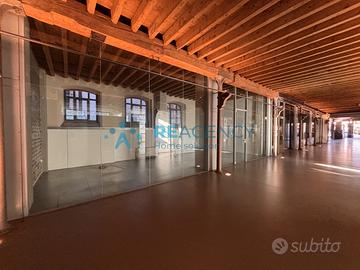 UFFICIO ESCLUSIVO IN GALLERIA A SCHIO