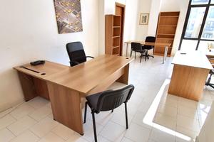 Locale arredato in complesso custodito con parcheg