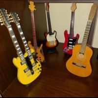 MINI CHITARRINE  ,DA COLLEZIONE .