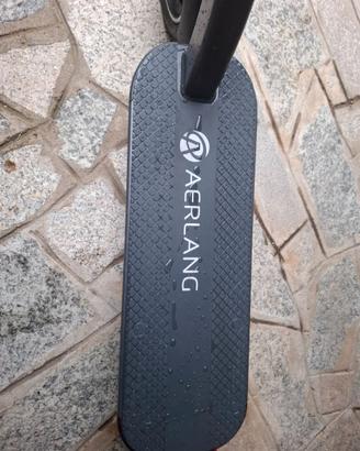 Monopattino elettrico aerlang