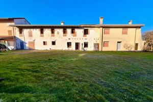 RESIDENZA IN TRASFORMAZIONE - due unità indipen...