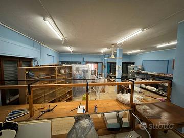 Costa Rei - Locale commerciale con loggiato