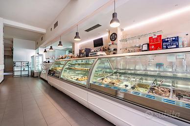 Bar-caffetteria-pasticceria a monopoli