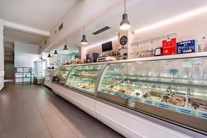 Bar-caffetteria-pasticceria a monopoli