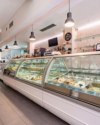 Bar-caffetteria-pasticceria a monopoli