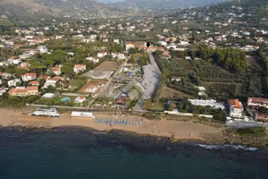 2 LOCALI A CASTELLABATE