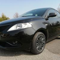 Lancia Ypsilon 1.2 69 CV 5 porte S&S Elefantino Bl