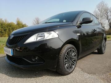 Lancia Ypsilon 1.2 69 CV 5 porte S&S Elefantino Bl