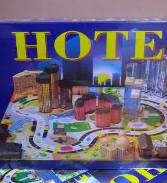 Agatige Pezzi di Ricambio per Giochi, Case di Hotel in Plastica per Giochi Accessori per Accessori per Pezzi di Gioco, Altro intrattenimento Parti di Ricambio del Gioco, Hotel, Colore Verde, Rosso
