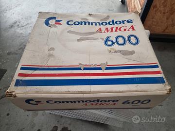 Amiga 600 con scatola e manuali originali