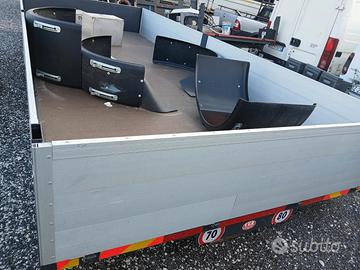 Cassone su motrice scania