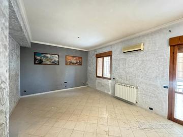 Finocchio - fontana candida: trilocale ampia metra
