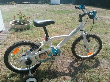 bicicletta B-Twin bianca