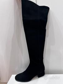 Stivali camoscio nero sopra il ginocchio NUOVI