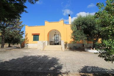 VILLA SINGOLA A OSTUNI