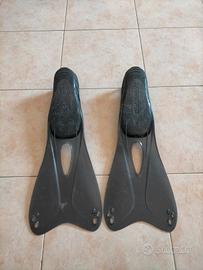 Pinne da mare e nuoto..