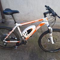 MTB elettrica KTM erace