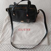 Borsa nera  Guess con tracolla 