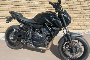 YAMAHA MT-07 Akrapovic