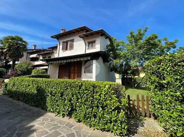 VILLA A SCHIERA A MAGENTA