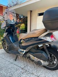 scarabeo 250 del 2008 con circa 80.000 km
