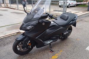 Yamaha T Max 560 - 2023