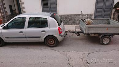 Clio 2 con carrello omologato