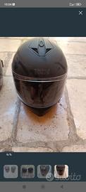 Caschi moto pari al nuovo