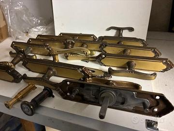 Maniglie per porte e finestre bronzate/spioncini