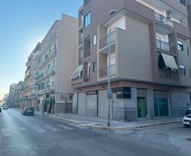 Locale Commerciale Angolare