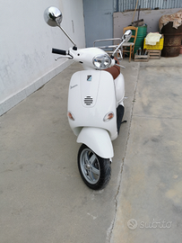 Vespa ET4 125 totalmente restaurata