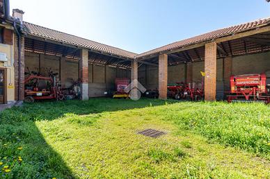 RUSTICO A CASELLE TORINESE