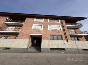 Immobile in asta di 105 m² con 3 locali e box auto